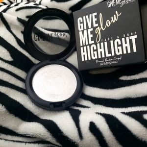 Give me glow highlighter